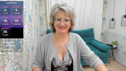 Evelyn online show from 02.03.25