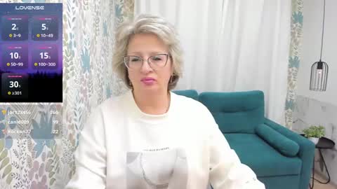 Evelyn online show from 03.10.25