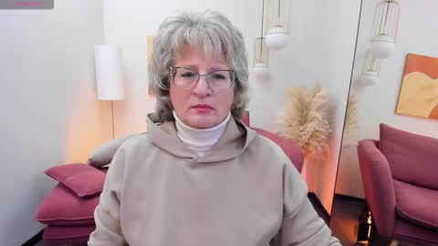 Evelyn online show from 09.29.25