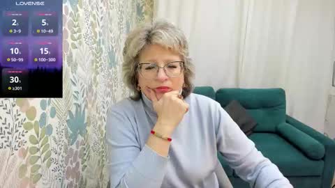 Evelyn online show from 12.05.25