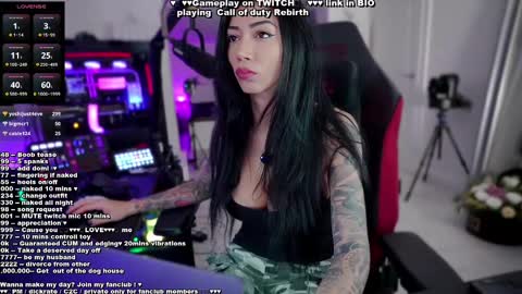 Evelyne online show from 02.22.25