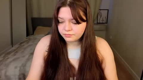 Evelyne Loo online show from 04.13.26