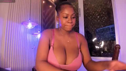 EvelynZoee online show from 10.08.25