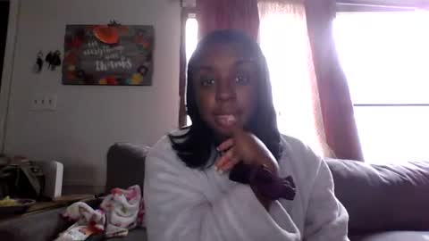 Snapshot of evemonroe17 chatting on 07.31.26 evemonroe17 online show from 07.31.26