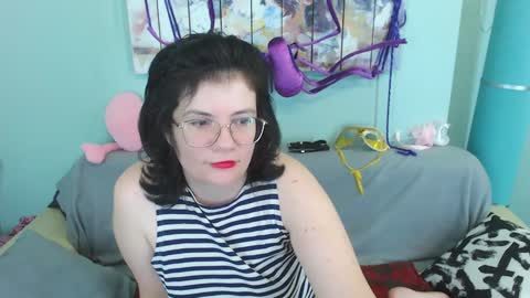 Snapshot of everly_rays chatting on 12.13.24 Everly online show from 12.13.24
