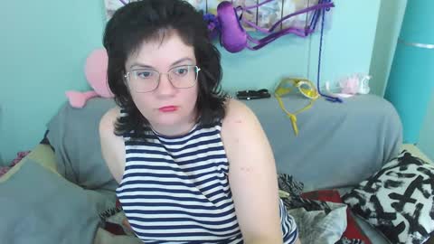 Snapshot of everly_rays chatting on 12.14.24 Everly online show from 12.14.24