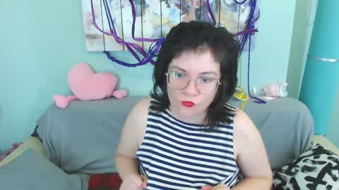 Snapshot of everly_rays chatting on 12.15.24 Everly online show from 12.15.24