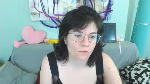 Snapshot of everly_rays chatting on 12.17.24 Everly online show from 12.17.24
