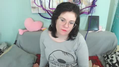 Snapshot of everly_rays chatting on 12.21.24 Everly online show from 12.21.24