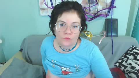 Snapshot of everly_rays chatting on 12.25.24 Everly online show from 12.25.24