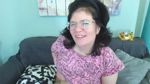 Snapshot of everly_rays chatting on 01.12.25 Everly online show from 01.12.25