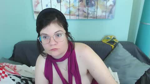 Snapshot of everly_rays chatting on 02.11.25 Everly online show from 02.11.25