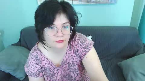 Snapshot of everly_rays chatting on 02.20.25 Everly online show from 02.20.25