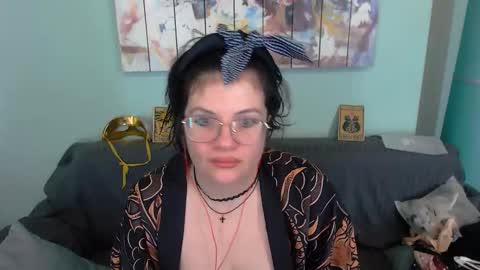 Snapshot of everly_rays chatting on 10.02.25 Everly online show from 10.02.25