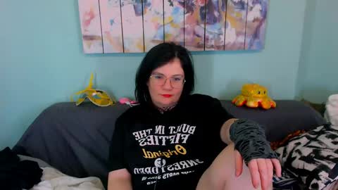 Snapshot of everly_rays chatting on 04.19.26 Everly online show from 04.19.26