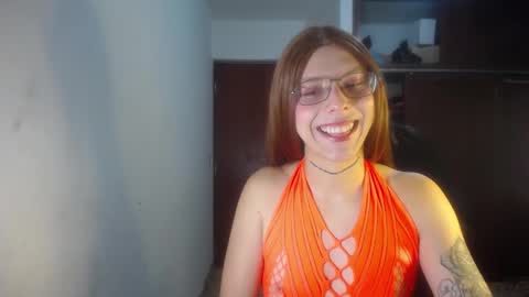 Snapshot of evi_kitty chatting on 11.15.25 Evi online show from 11.15.25