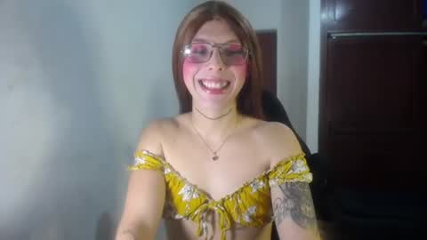 Snapshot of evi_kitty chatting on 07.10.26 Evi online show from 07.10.26
