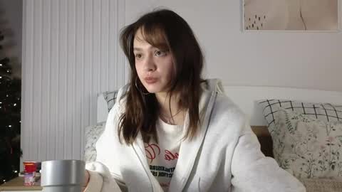 evi_woow online show from 12.23.24