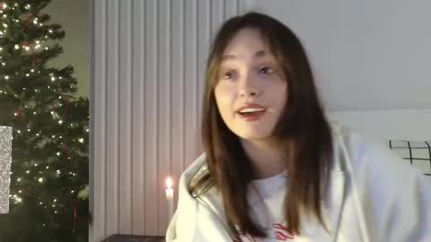 evi_woow online show from 12.27.24