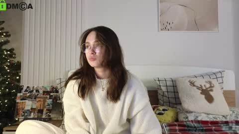 evi_woow online show from 01.06.25