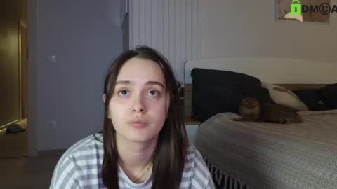 evi_woow online show from 03.04.25