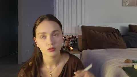 evi_woow online show from 09.11.25
