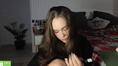 evi_woow online show from 11.15.25