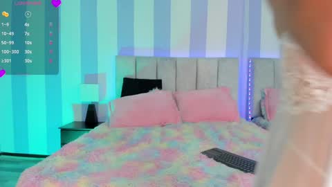 Snapshot of evie_clark_ chatting on 12.14.24 My name is Evie nice to meet you really get to know me better private is open online show from 12.14.24