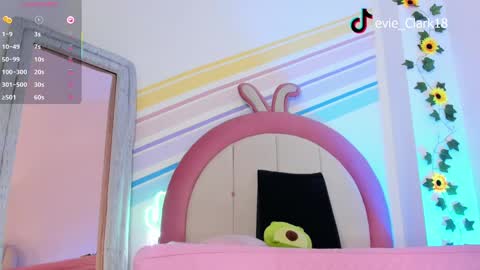 Snapshot of evie_clark_ chatting on 02.24.25 My name is Evie nice to meet you really get to know me better private is open online show from 02.24.25