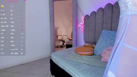 My name is Evie  nice to meet you  really get to know me better private is open  online show from 09.25.25
