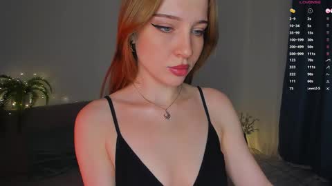 Snapshot of eviesapphire chatting on 09.14.25 Sofia online show from 09.14.25