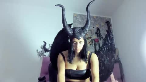 Snapshot of evil_sammy chatting on 10.30.25 Mistress Sammy online show from 10.30.25