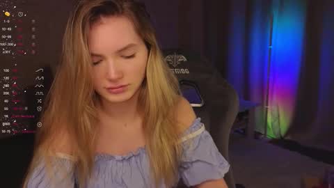 Snapshot of evilyn_next_door chatting on 11.27.25 Evelyn online show from 11.27.25