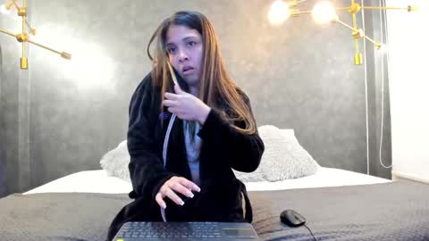 EVOLETTE ANGELS online show from 09.26.25