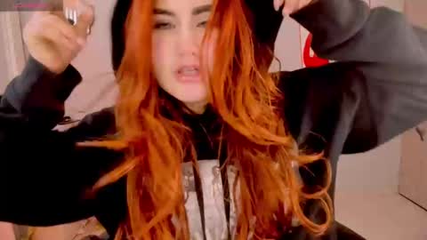 Snapshot of evva_foxxy chatting on 12.12.24 evva_foxxy online show from 12.12.24