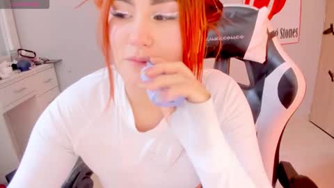Snapshot of evva_foxxy chatting on 01.07.25 evva_foxxy online show from 01.07.25