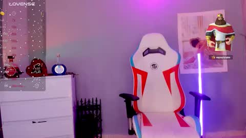 Snapshot of evva_foxxy chatting on 09.15.25 evva_foxxy online show from 09.15.25