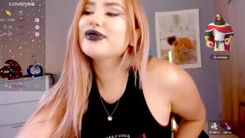 Snapshot of evva_foxxy chatting on 09.18.25 evva_foxxy online show from 09.18.25