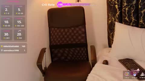 evvaa_moon online show from 10.17.25