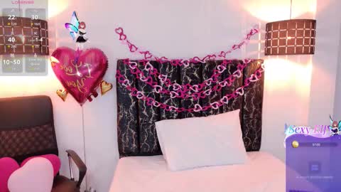 evvaa_moon online show from 02.10.26