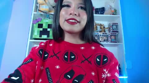 Snapshot of evybubbles_ chatting on 12.26.24 Im Evy online show from 12.26.24