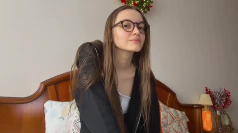 Snapshot of existencee chatting on 12.11.24 Anna online show from 12.11.24