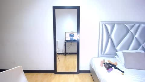 exotic_karmella online show from 12.04.24