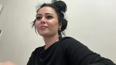 Snapshot of exotic_roulette chatting on 12.15.25 exotic_roulette online show from 12.15.25