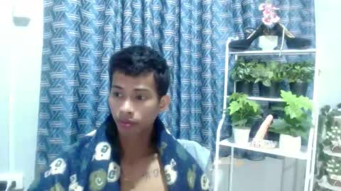 Snapshot of exotictransx chatting on 12.16.25 richard online show from 12.16.25