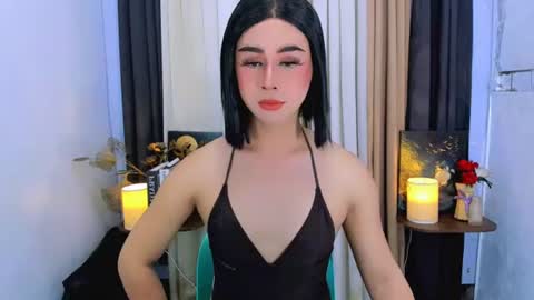 Snapshot of expensive_elise chatting on 07.15.26 expensive_elise online show from 07.15.26