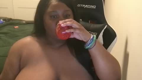 Miss Kitty online show from 11.04.25