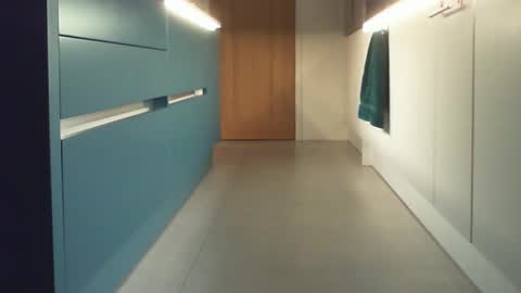 Snapshot of exquisite_elise chatting on 12.19.24 Elise online show from 12.19.24