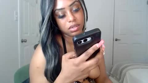 exstacybanks online show from 11.20.25