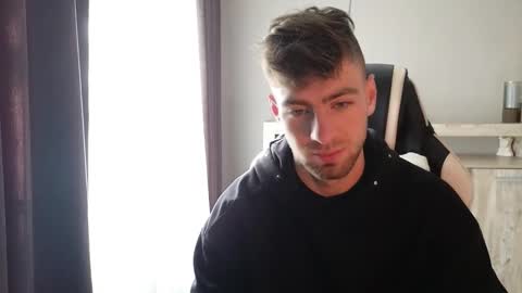 Snapshot of exstayz chatting on 10.02.25 Sweetheart online show from 10.02.25